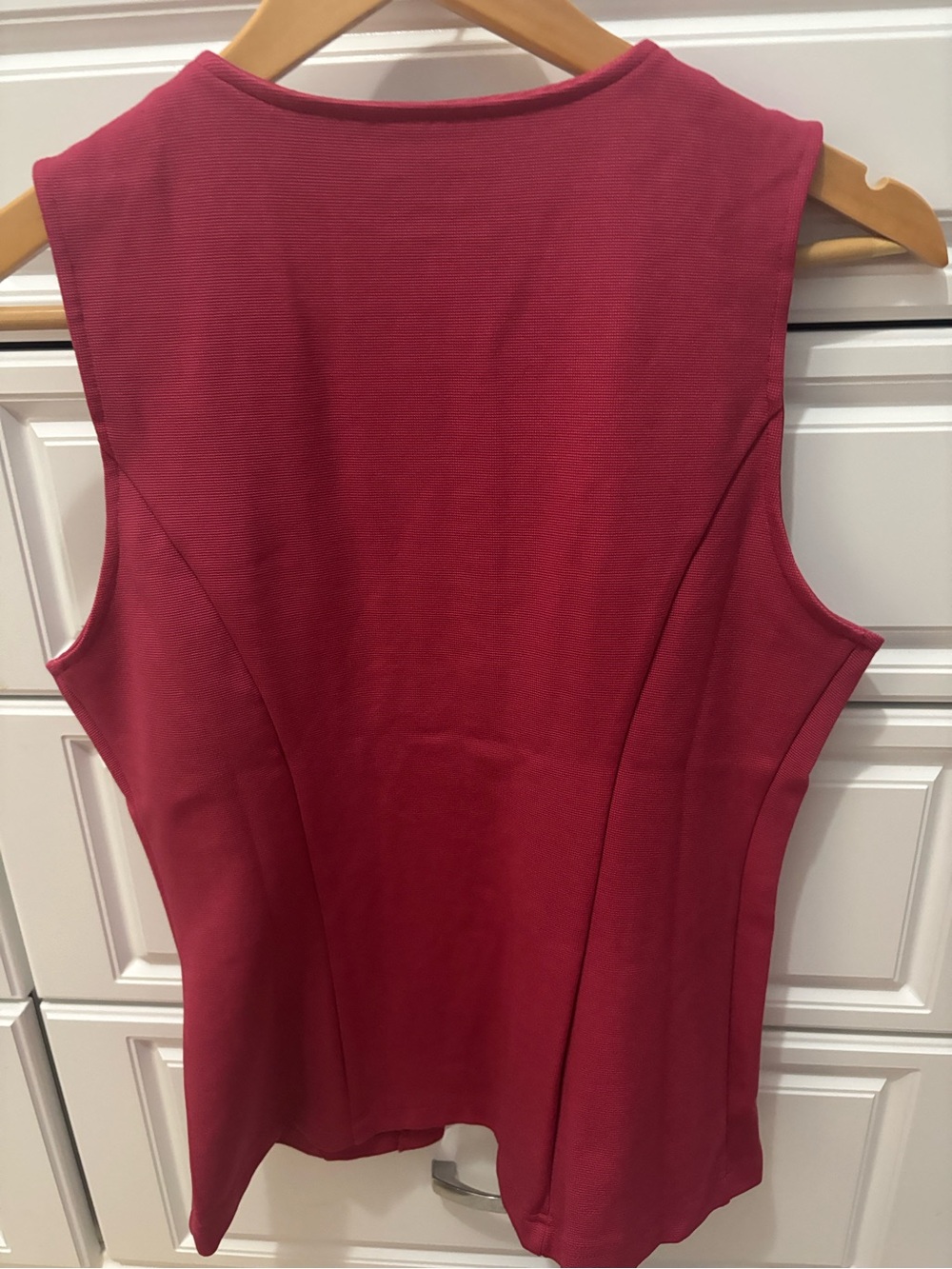 Maeve NWT Size MED sleeveless button-front top in deep rose - Picture 4 of 4